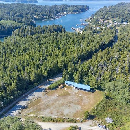 Woods End Landing Hotel Bamfield Bagian luar foto