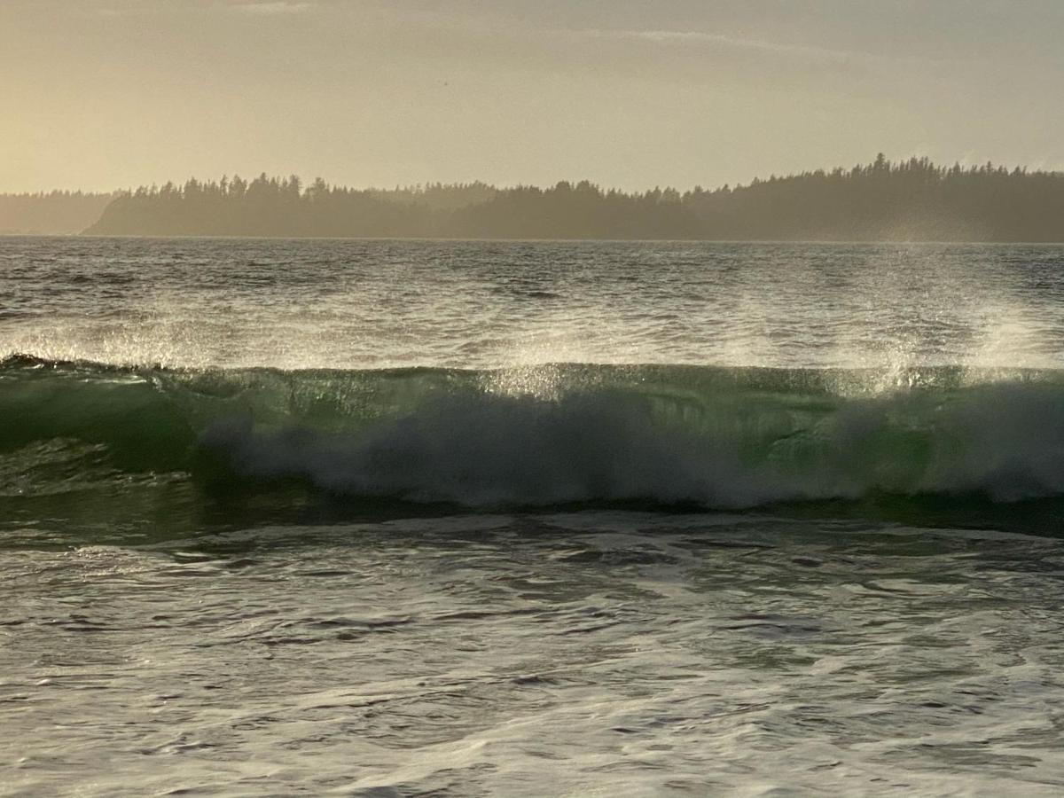 Woods End Landing Hotel Bamfield Bagian luar foto