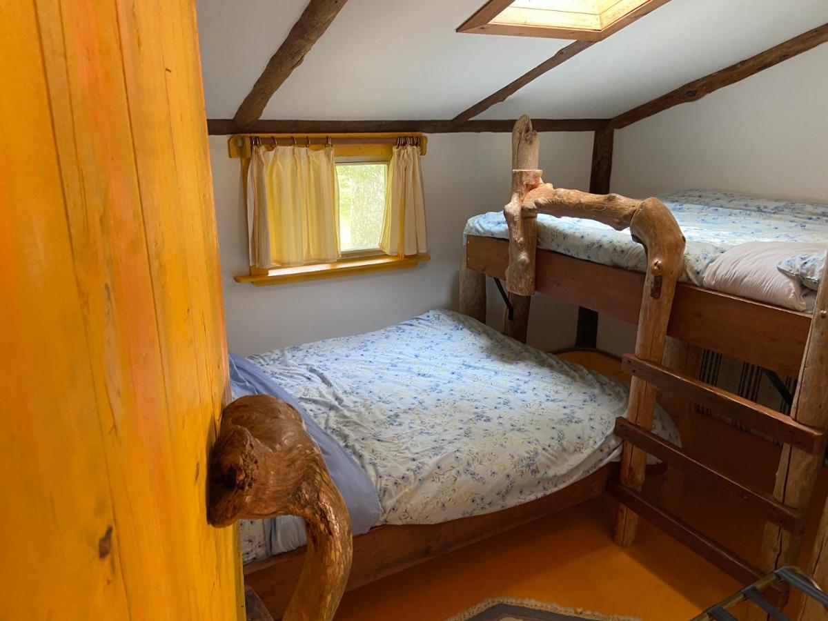 Woods End Landing Hotel Bamfield Bagian luar foto